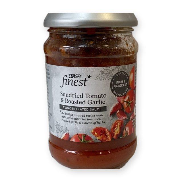 Tesco Sundried Tomato & Roasted Garlic Concentrated Sauce
