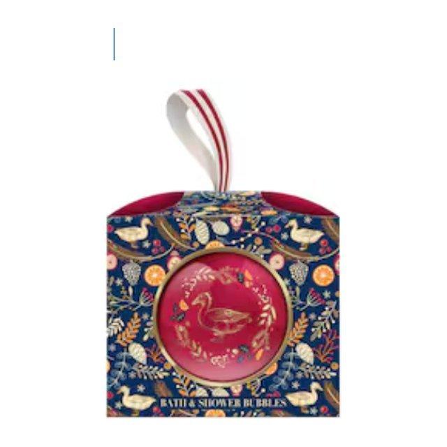 Baylis & Harding Winter Wonderland Festive Cranberry Bath & Shower Bubbles